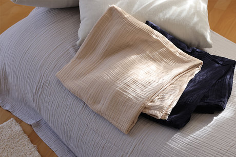 イメージ画像2:リビングでソファのカバーにも