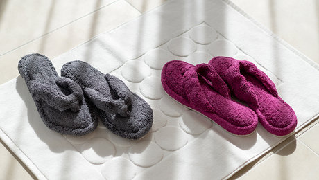 鼻緒が親指を刺激するサンダルスリッパ｜UCHINOのタオルサンダルスリッパ特集